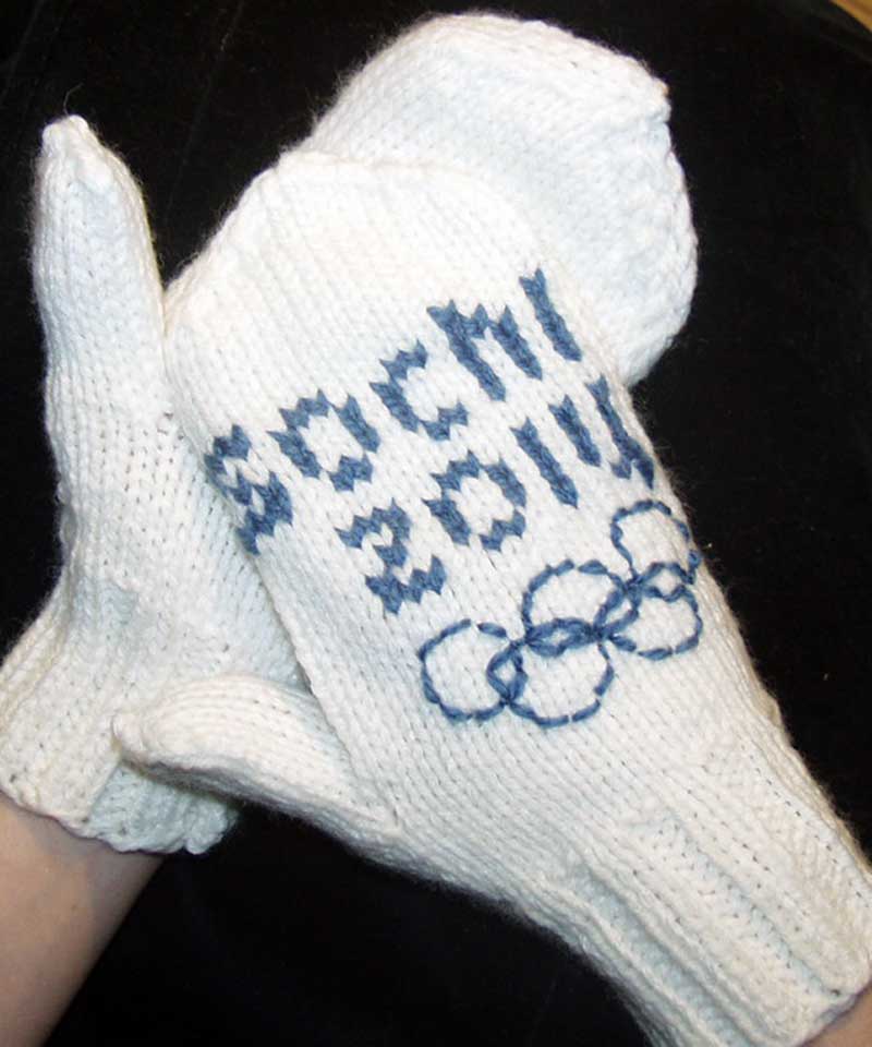 Вязаные варежки ручной работы с Олимпийской символикой "Сочи-2014"