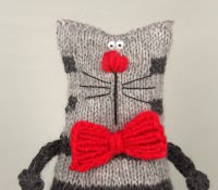 Knitting Cat